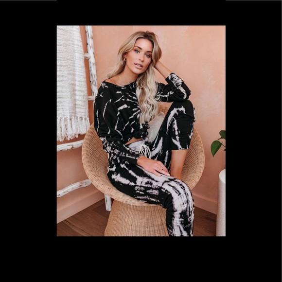 Morning Mantra Cotton Tie Dye Pullover - Picture 2 of 4